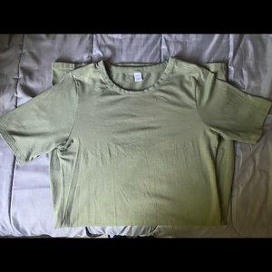 *Women’s olive green T-shirt dress*